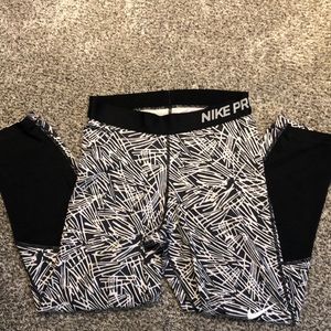 Nike Pro Drifit Crop Leggings